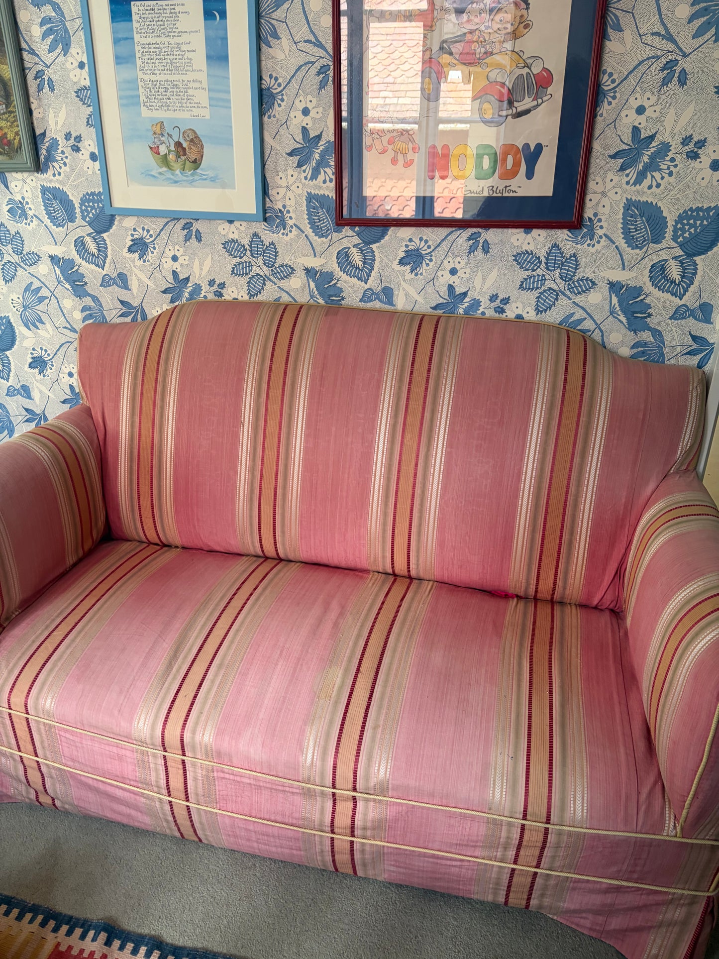 VINTAGE SOFA