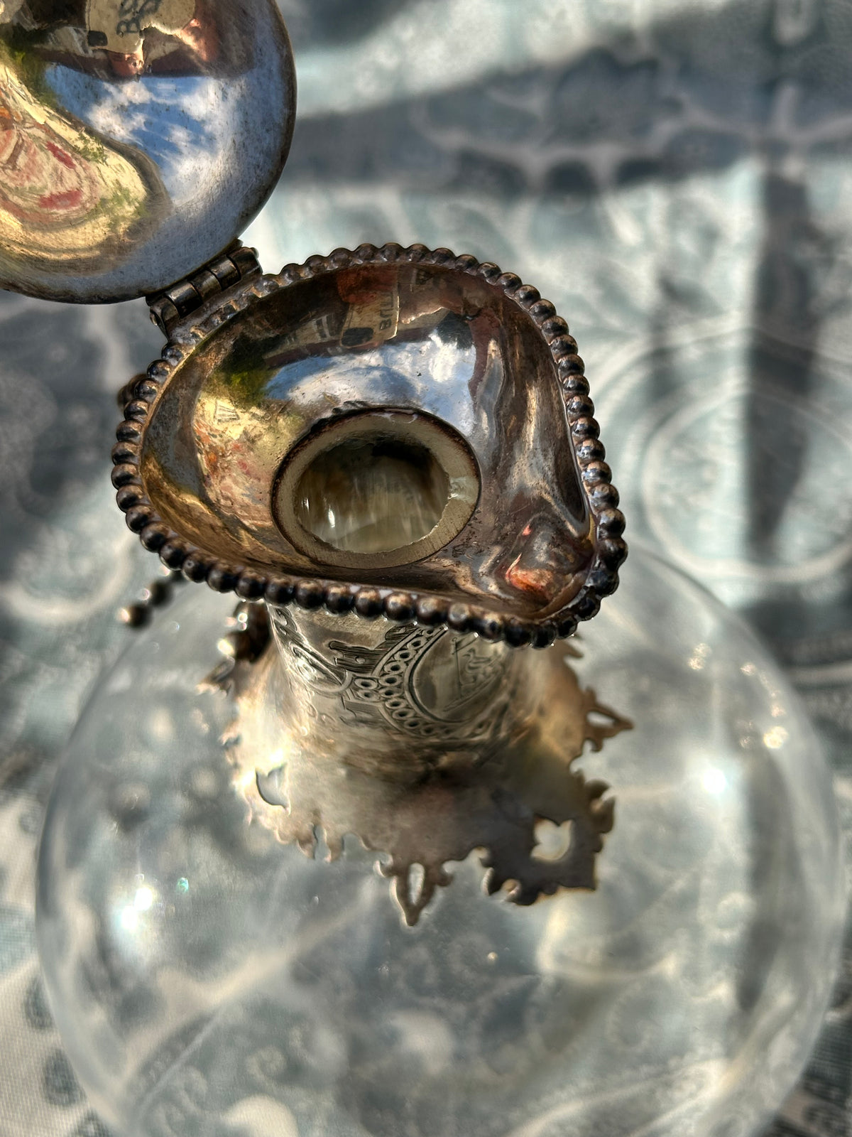 DECANTER