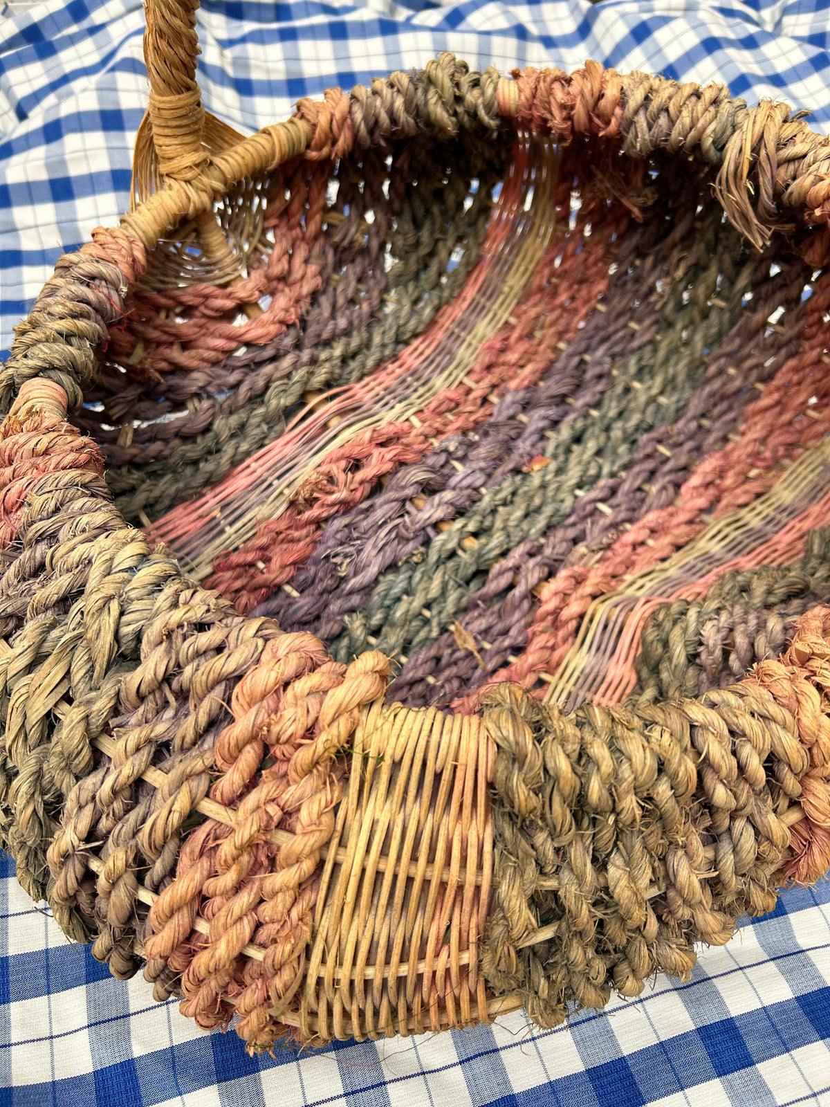 WOVEN BASKET