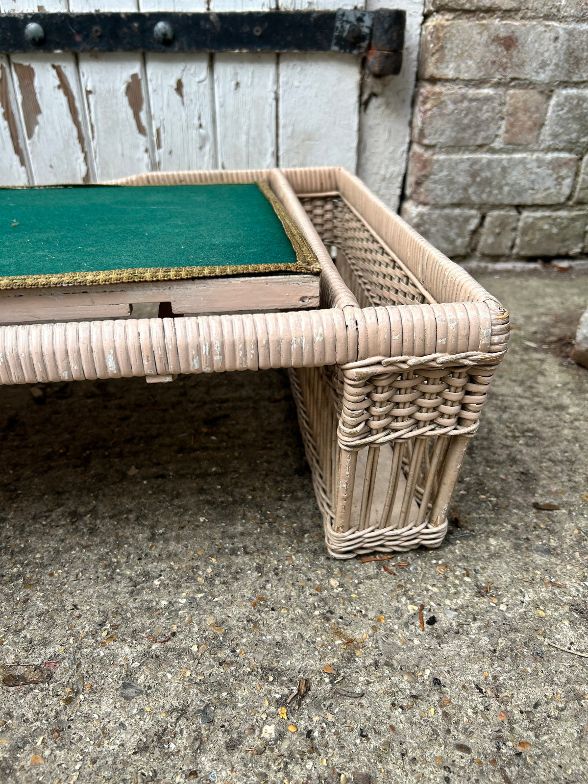 WICKER TRAY