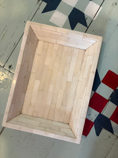 TRAY
