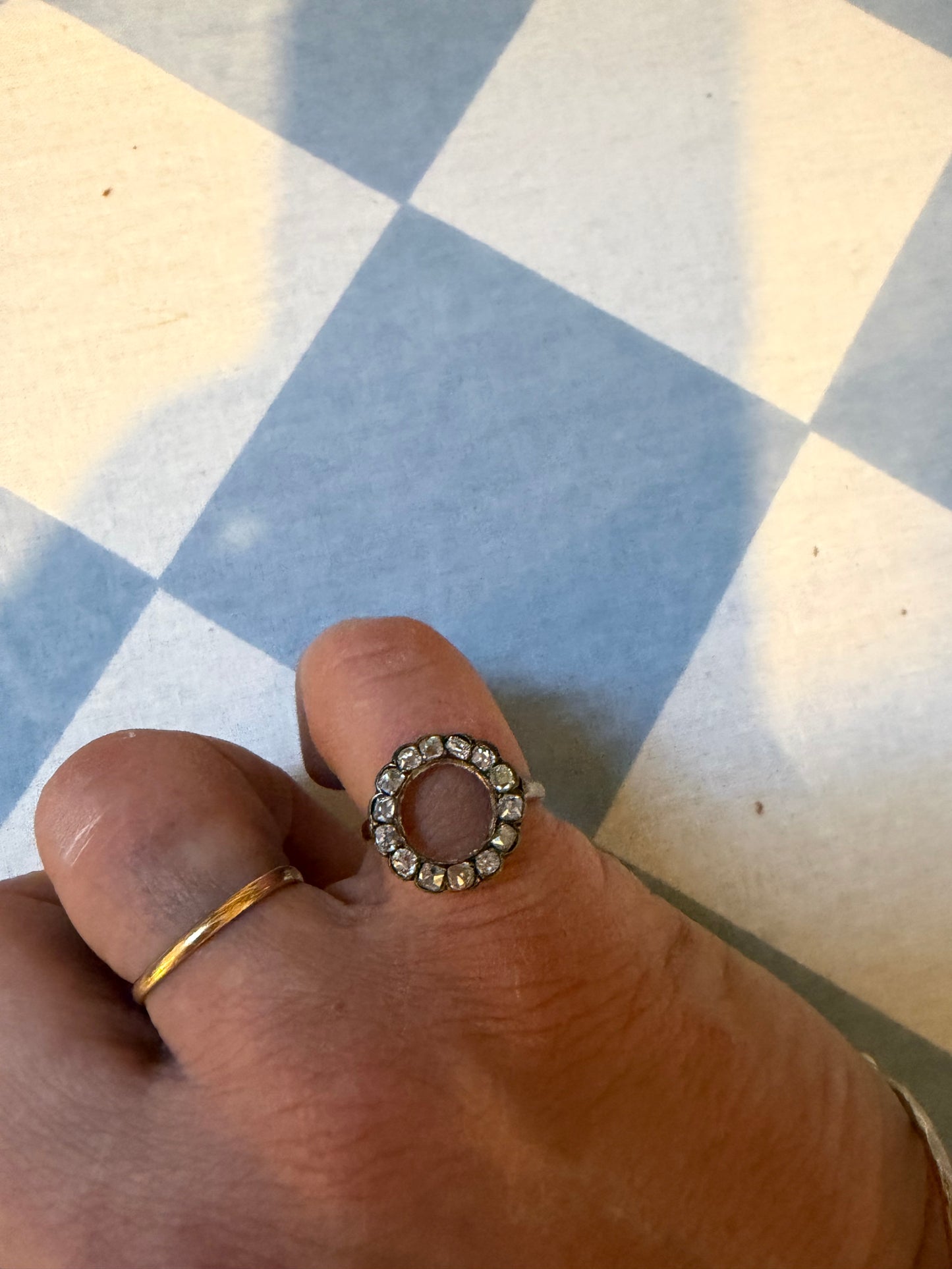 ANTIQUE DIAMOND RING