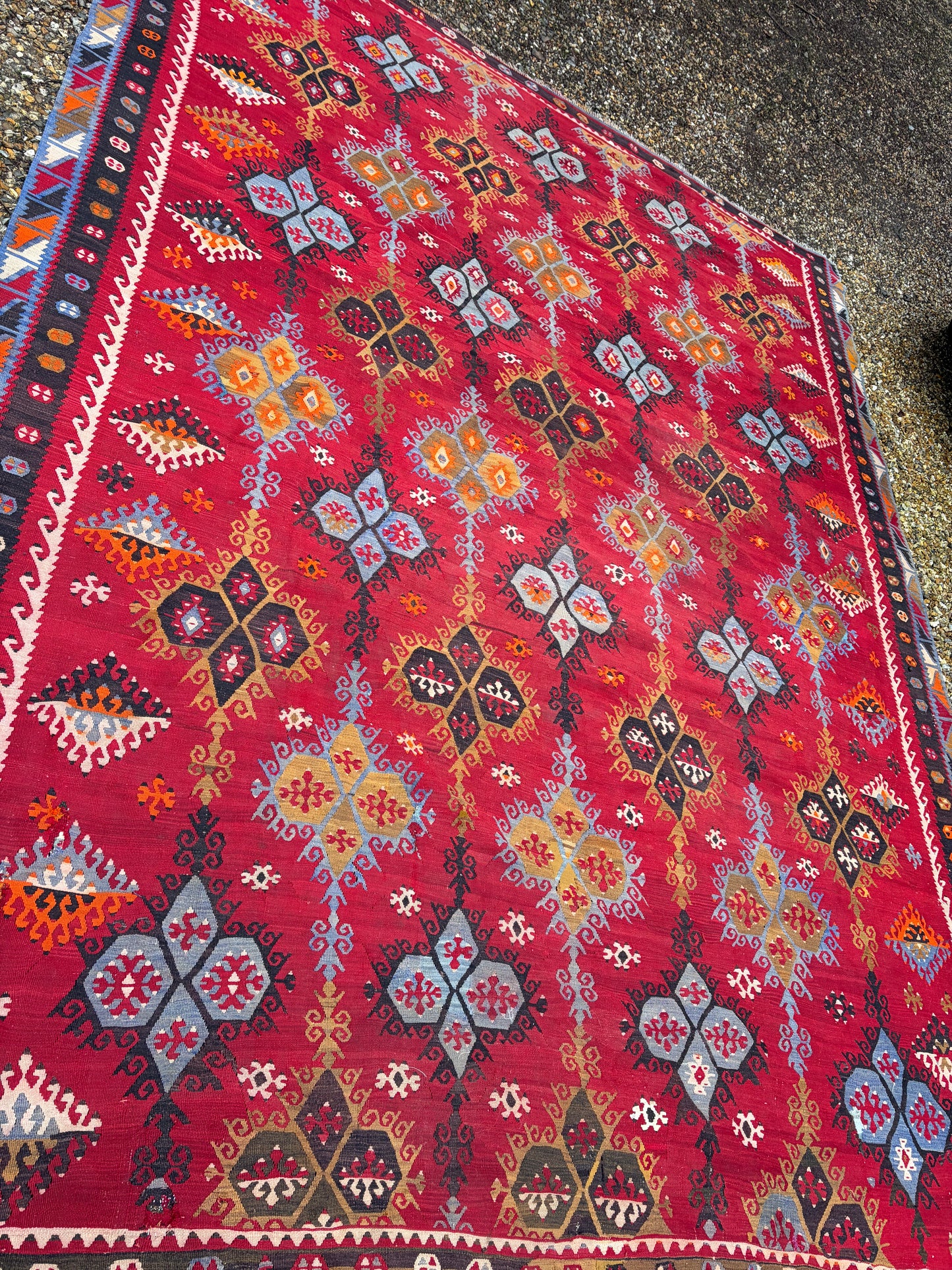 ANTIQUE KILIM