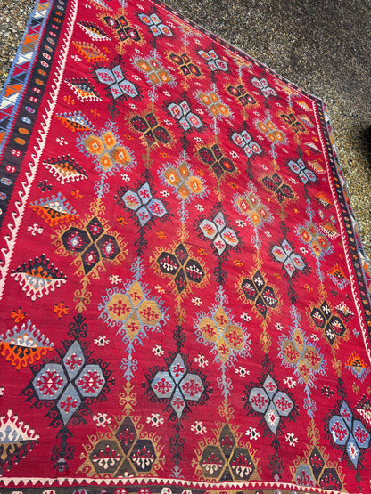 ANTIQUE KILIM