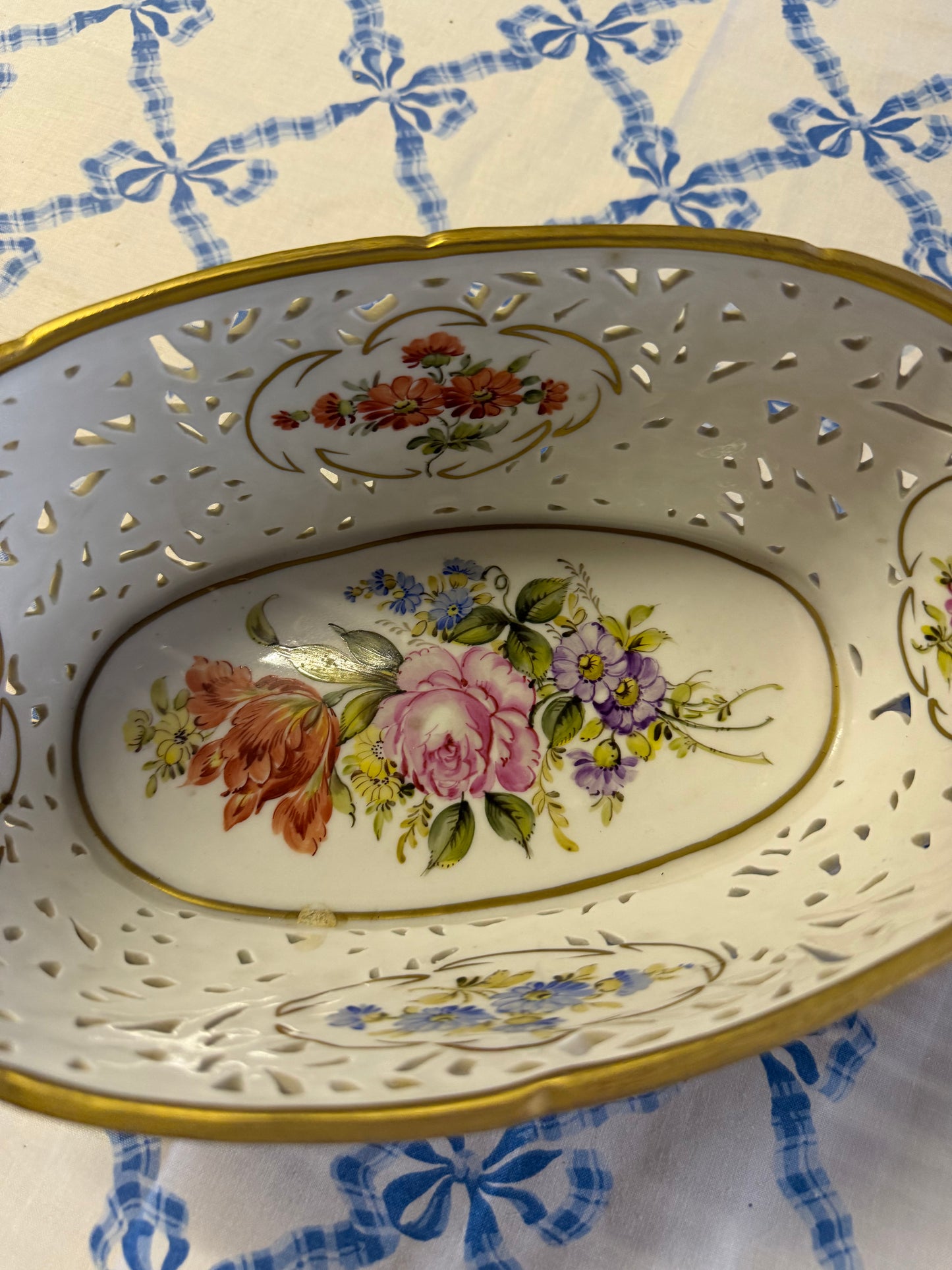 PRETTY BOWL