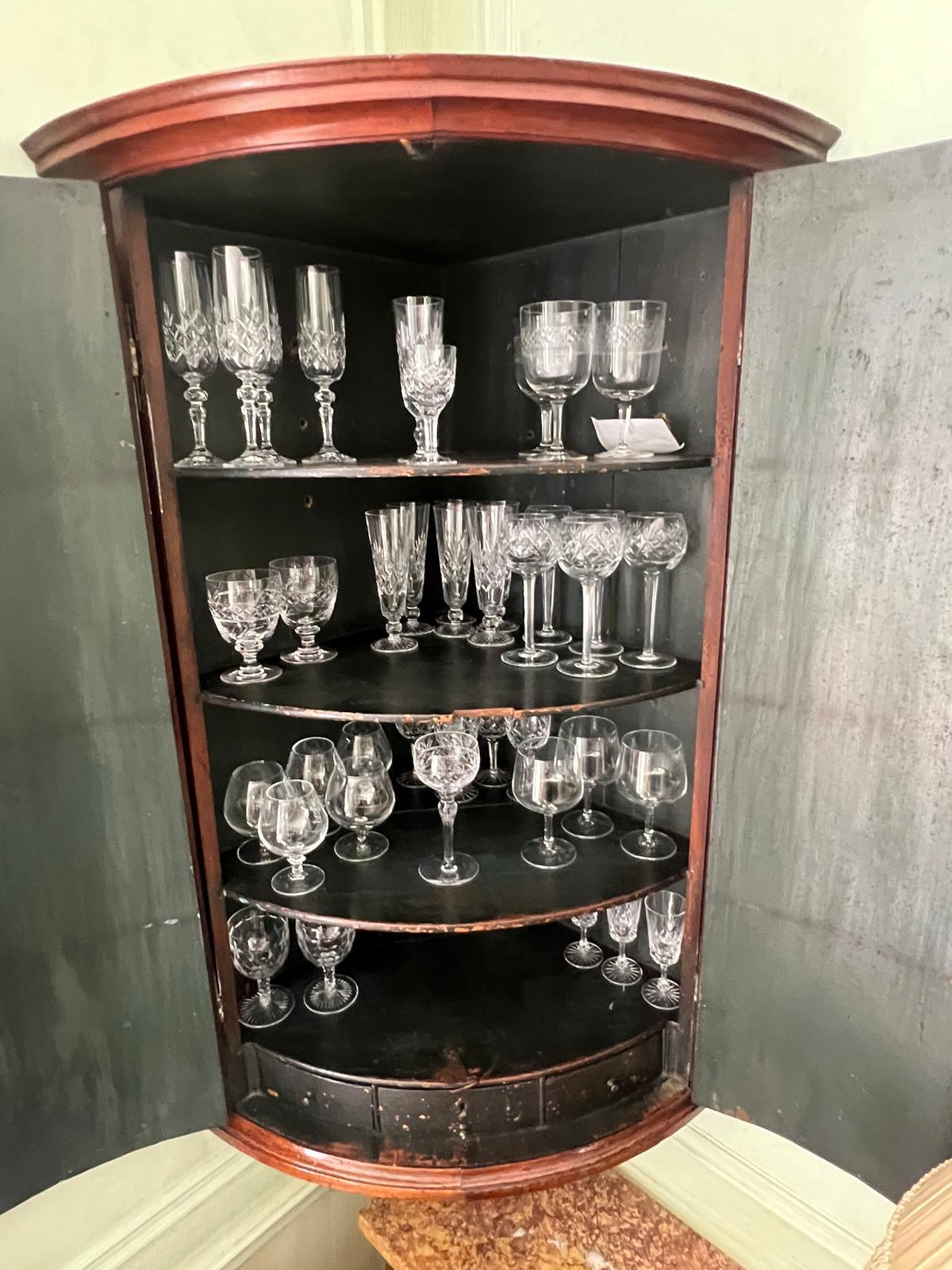 CORNER CABINET
