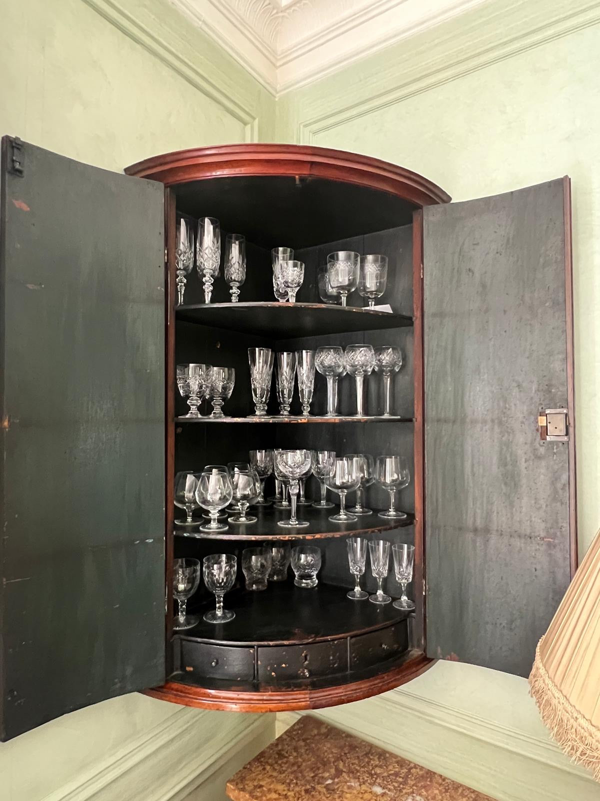 CORNER CABINET