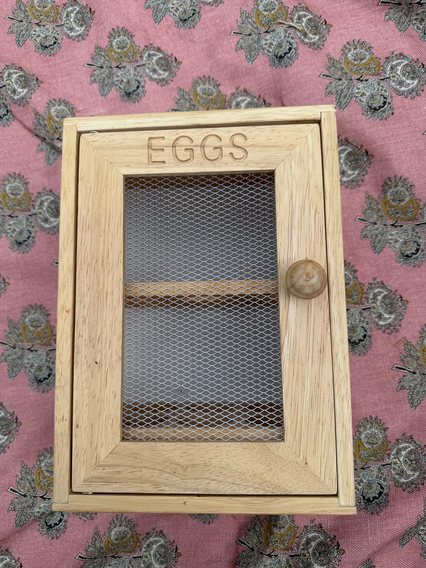 EGG HOUSE
