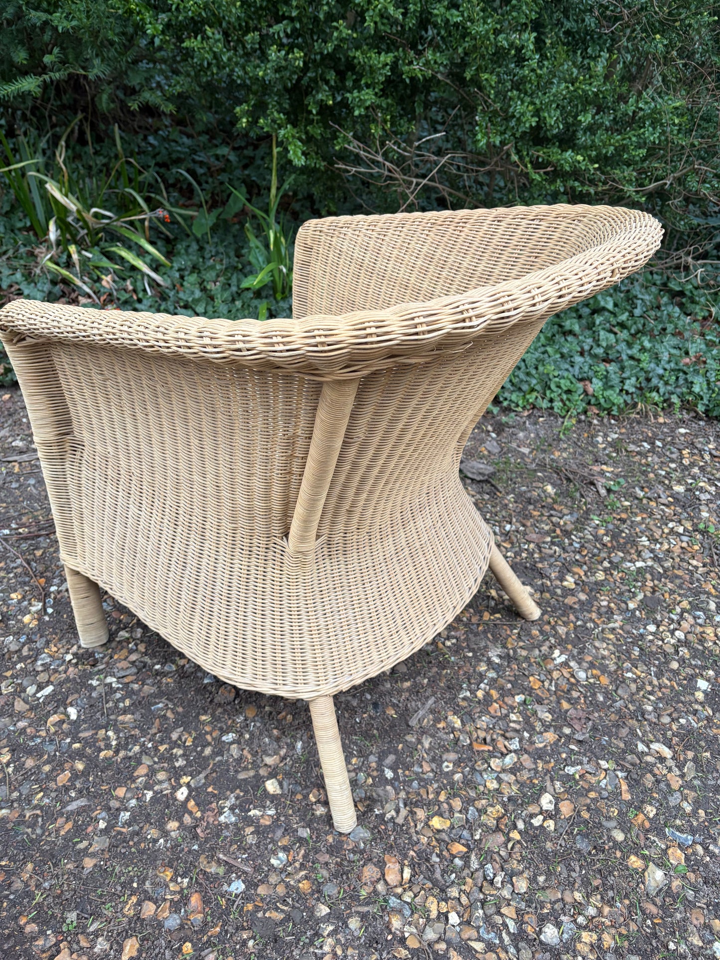 WICKER CHAIR