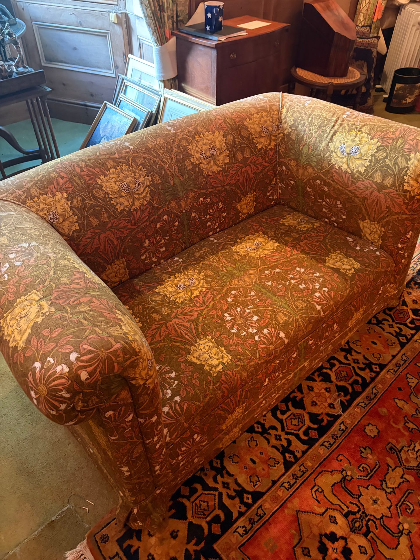 WILLIAM MORRIS SOFA