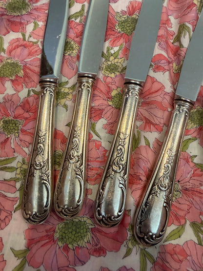 KNIVES