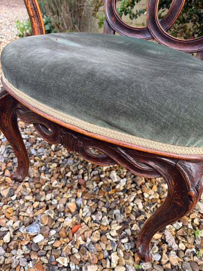 ANTIQUE CHAIR