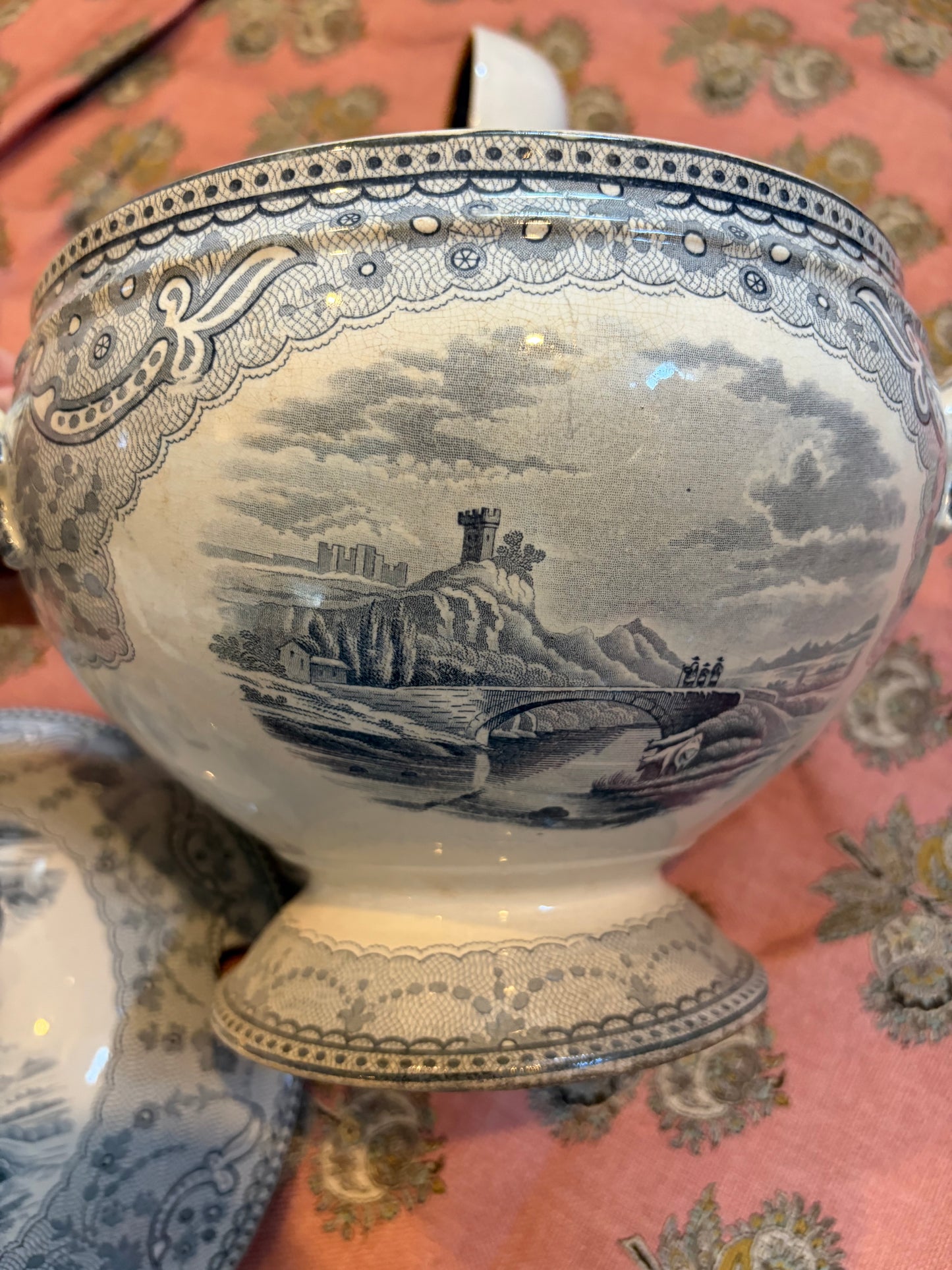 TUREEN DISH