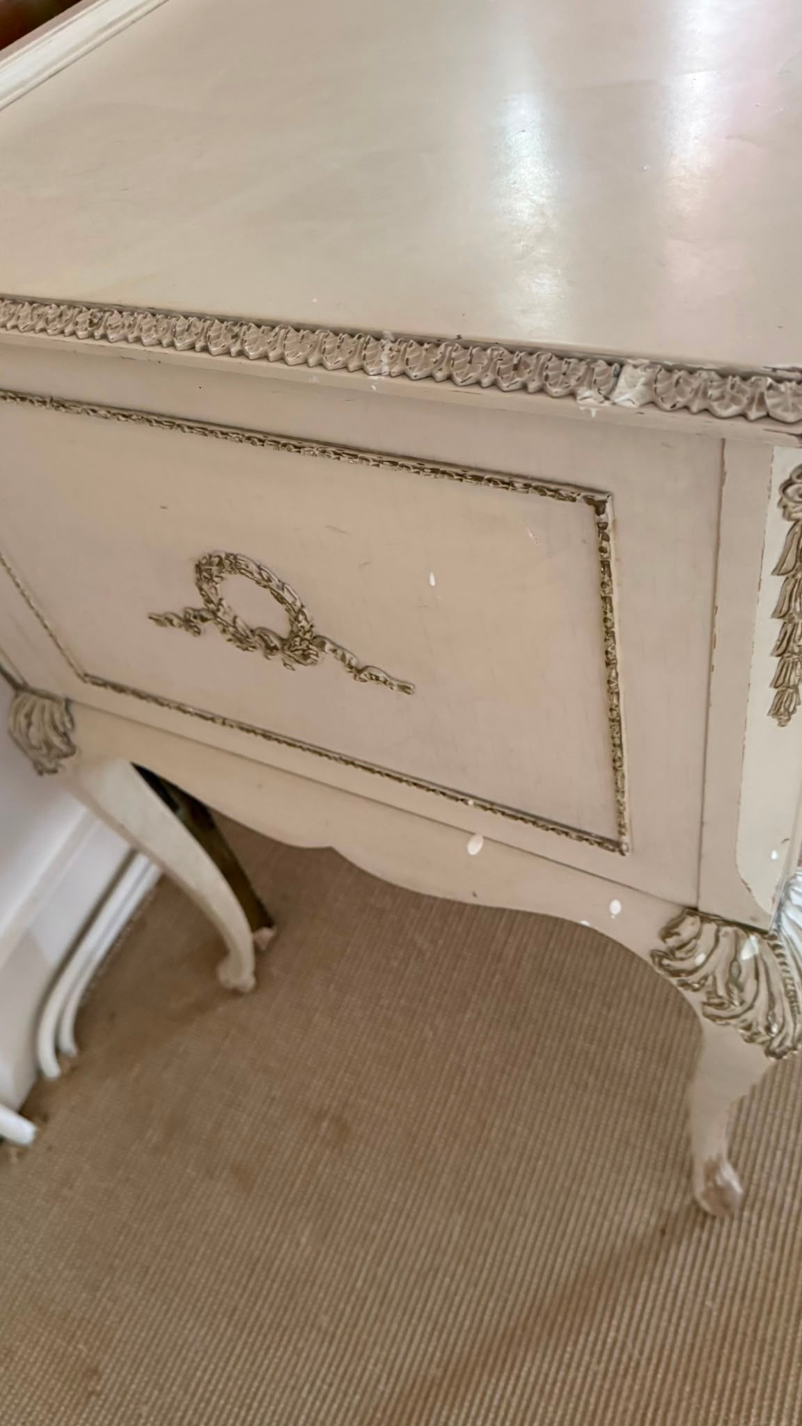 DRESSER
