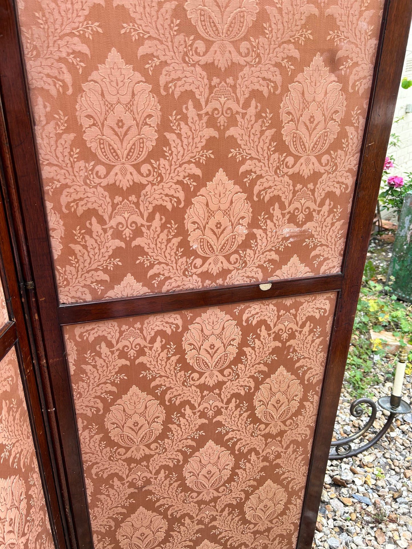 ANTIQUE SCREEN