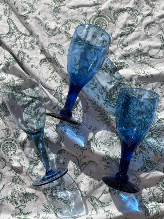 BLUE GLASSES