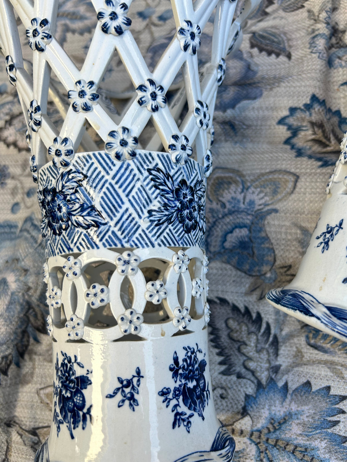LACE VASES