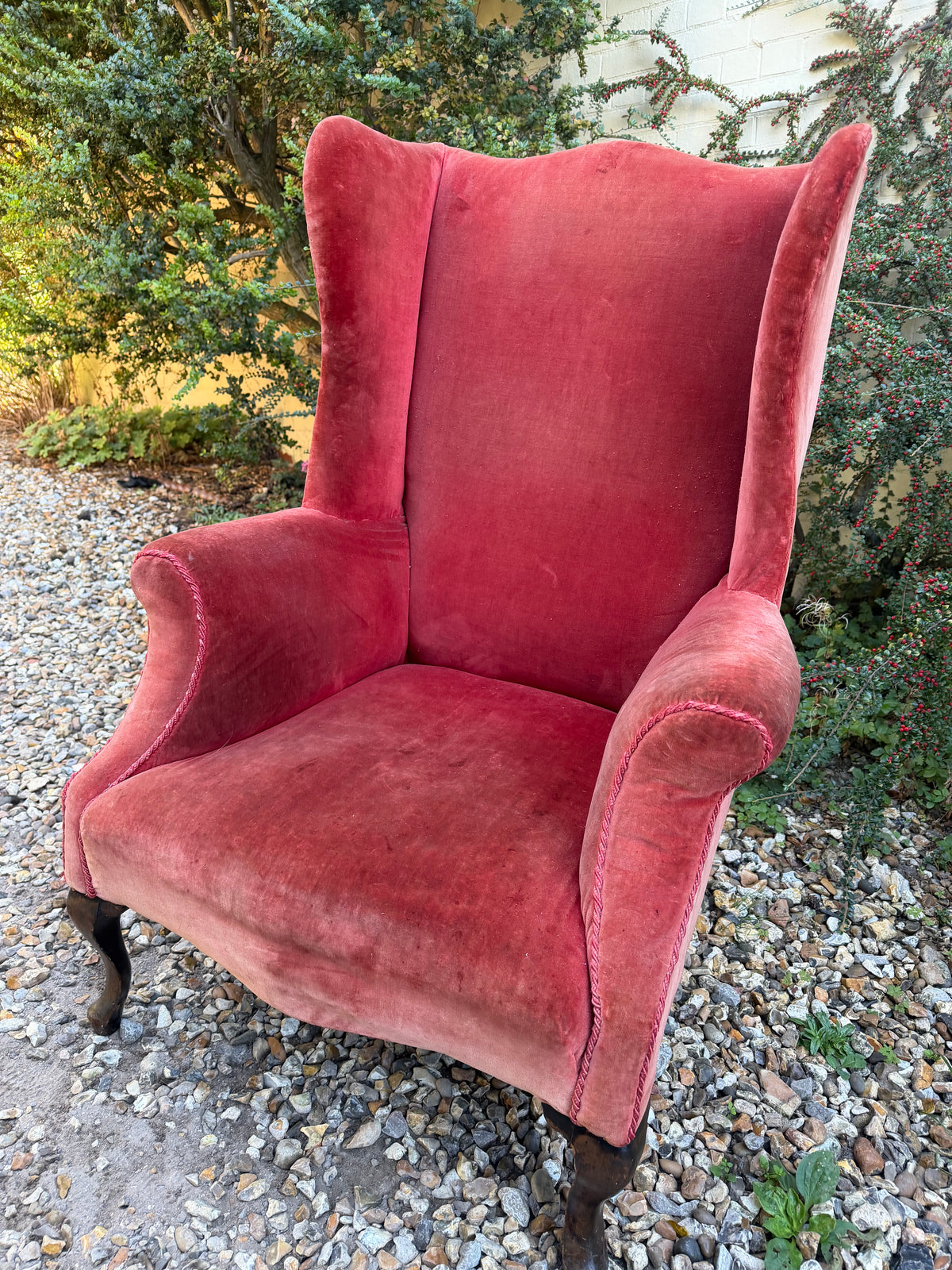 WINGBACK CHAIR