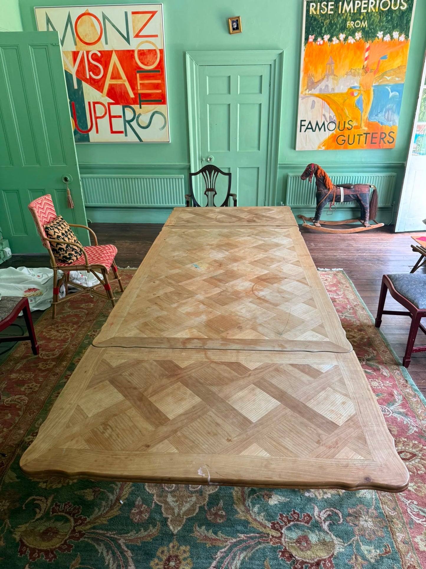 DINING TABLE