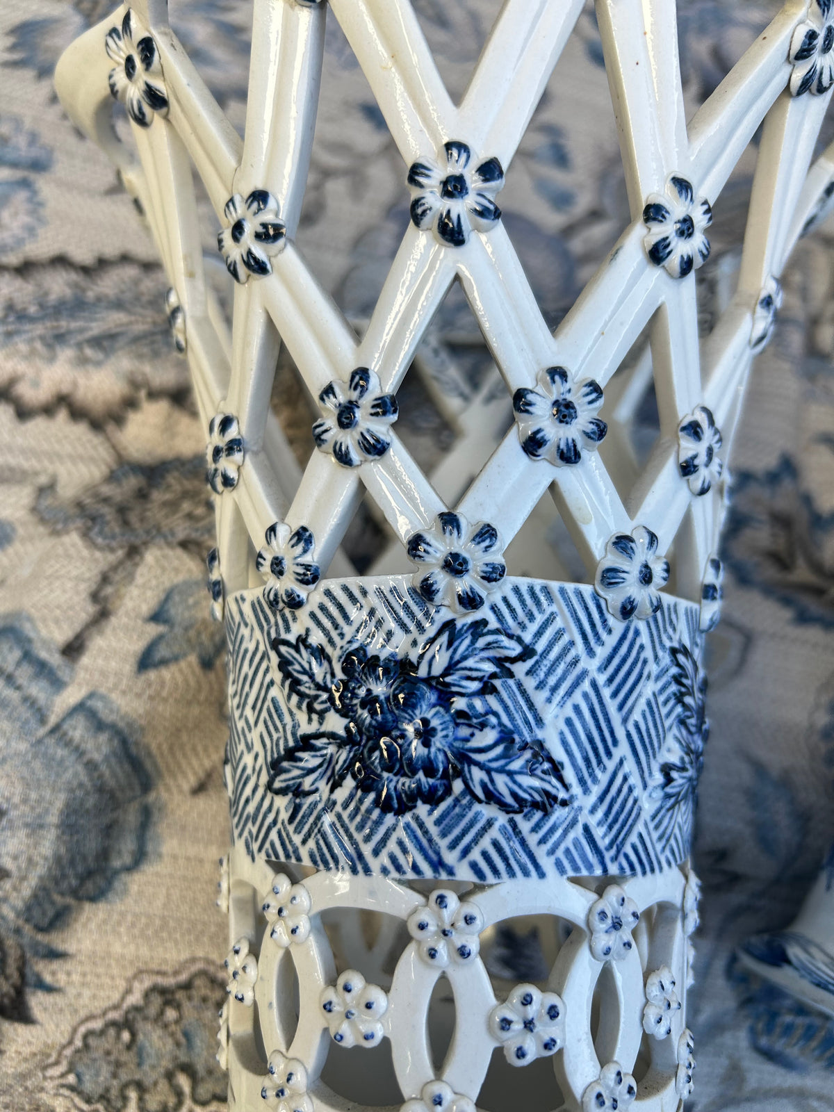 LACE VASES