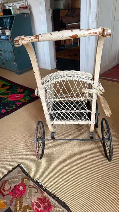 VINTAGE PUSH CHAIR