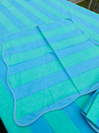 TABLECLOTH AND 6 NAPKINS