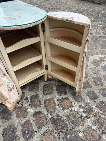 DRESSING TABLE