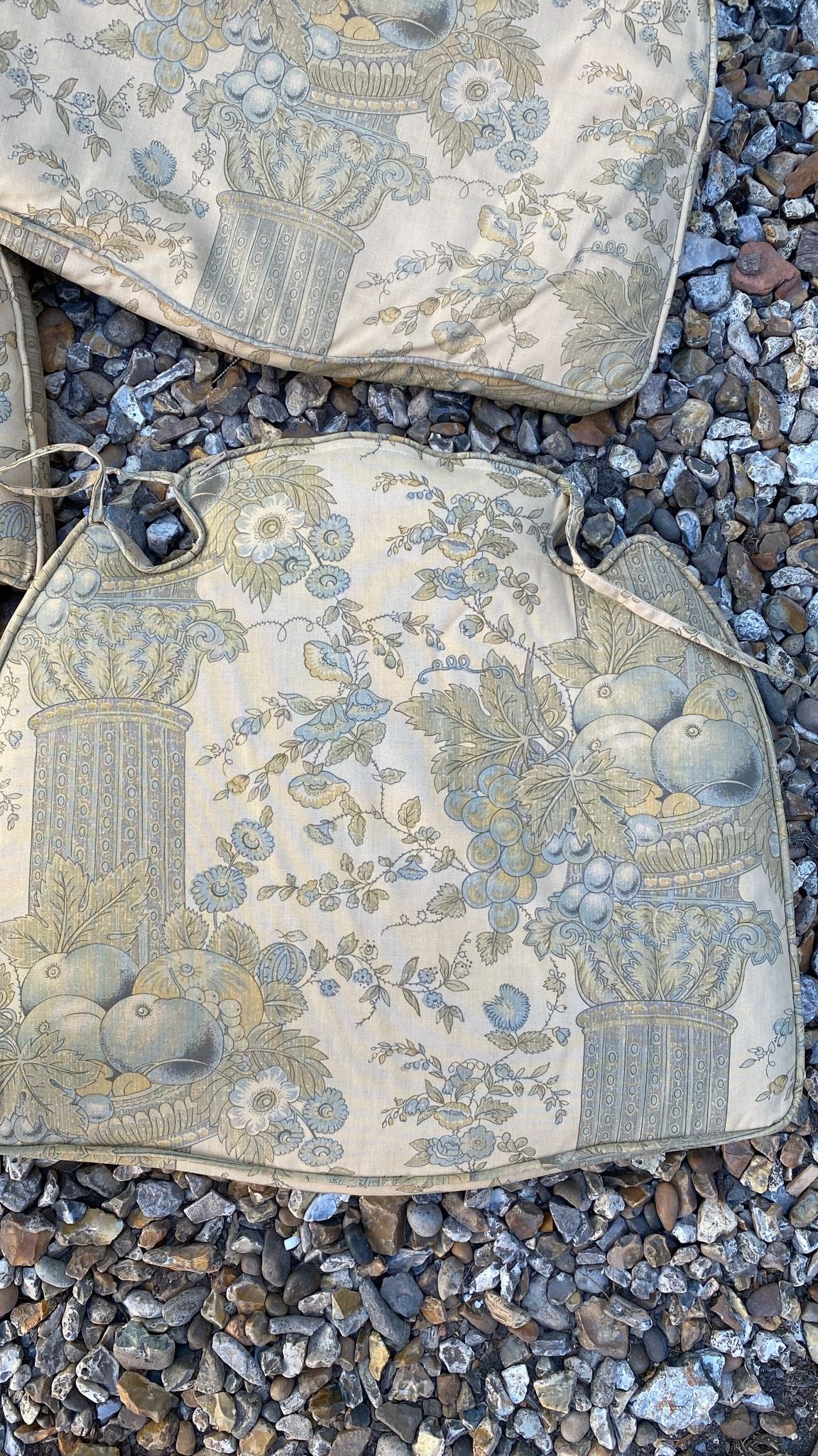 SEAT PADS
