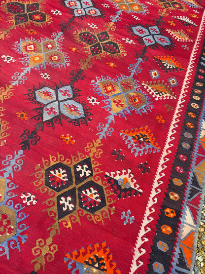 ANTIQUE KILIM
