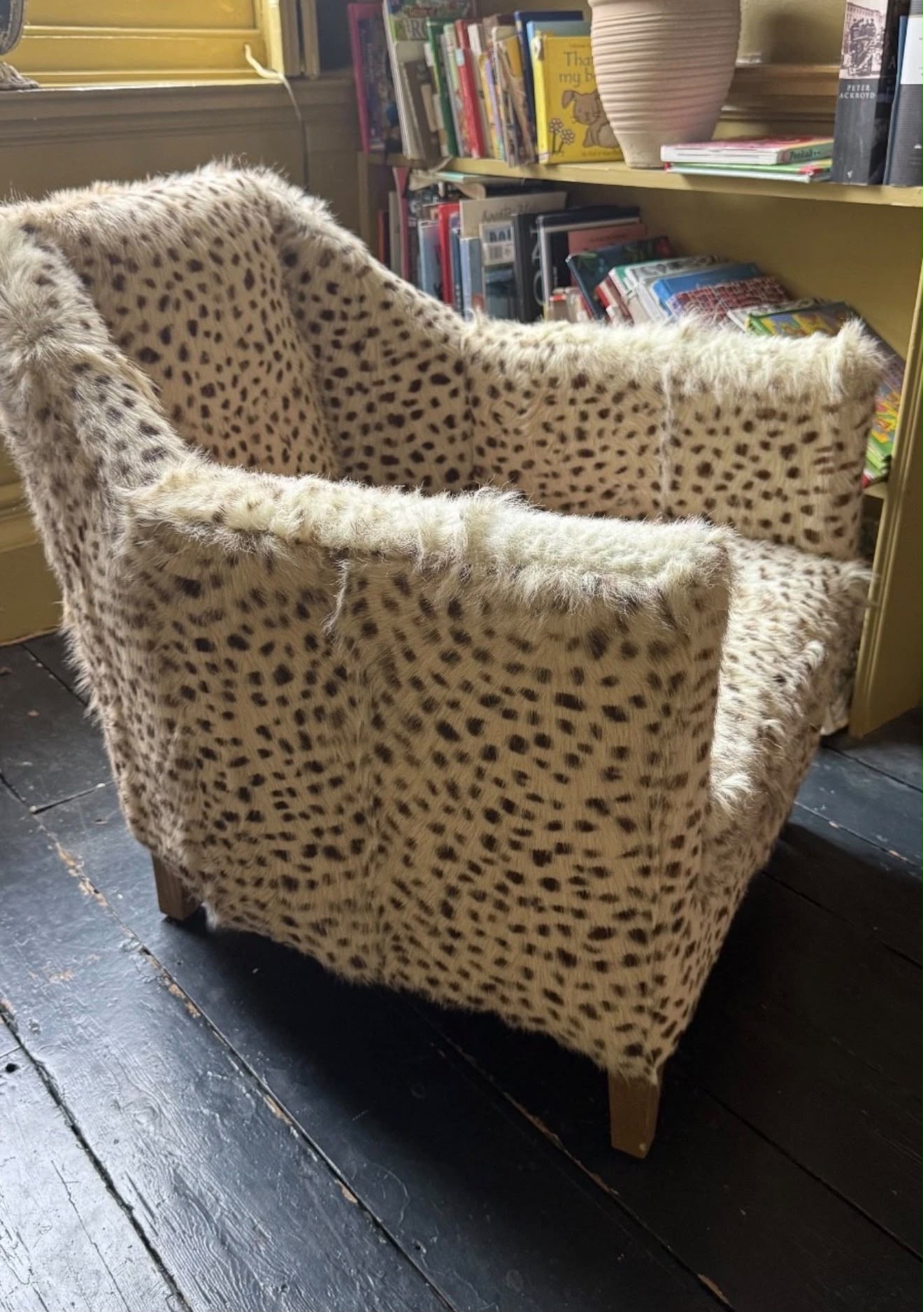 OKA CHAIR