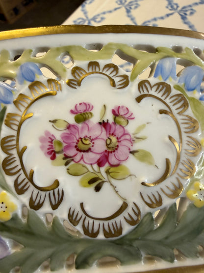 PRETTY BOWL