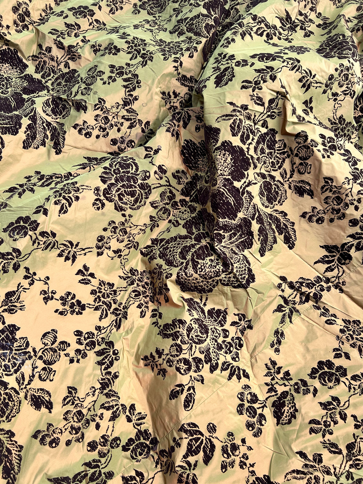 CIRCULAR CLOTH