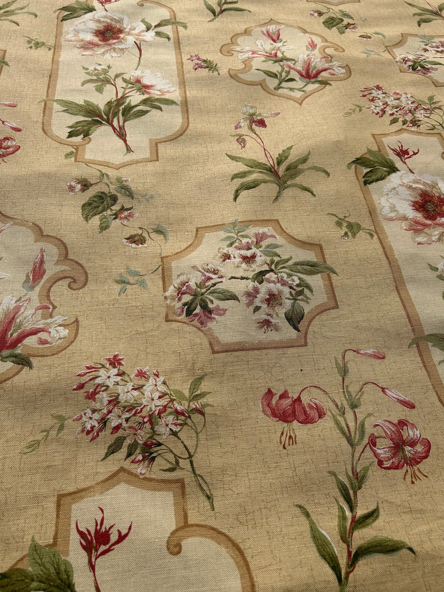 PEONY CARTOUCHE LINEN