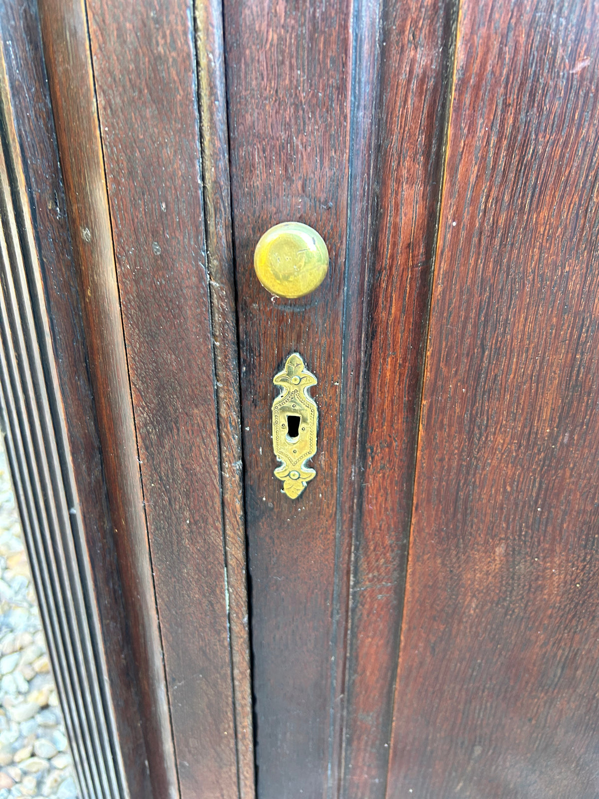 CORNER CABINET
