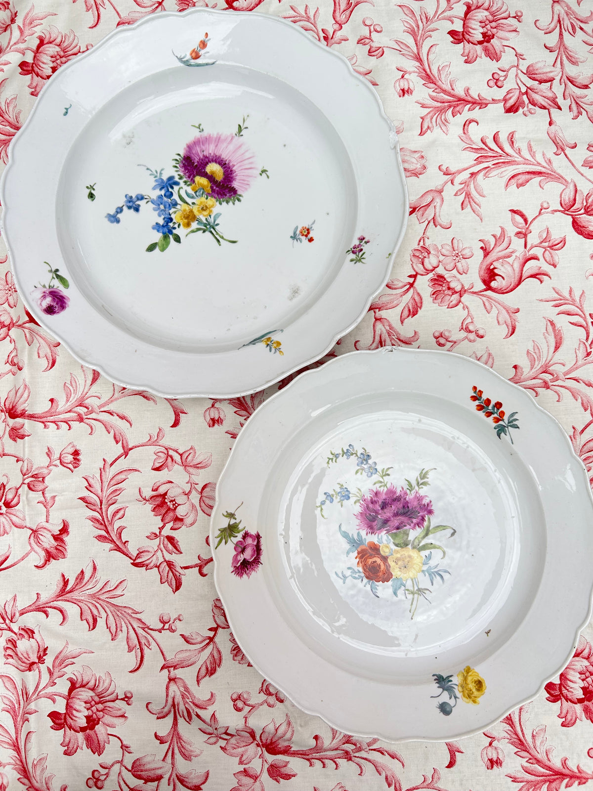 PAIR OF PLATES
