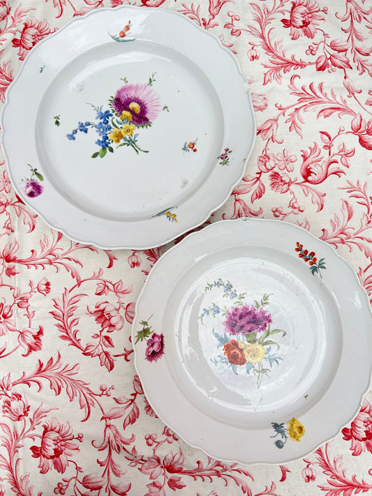 PAIR OF PLATES
