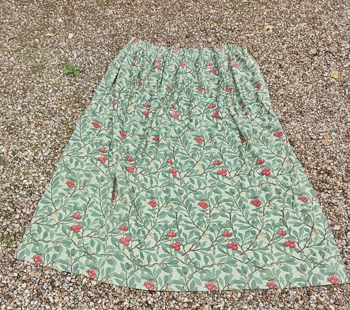 SINGLE CURTAIN