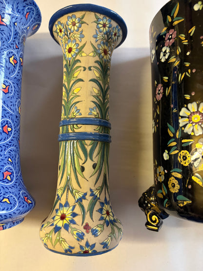 X 3 VASES