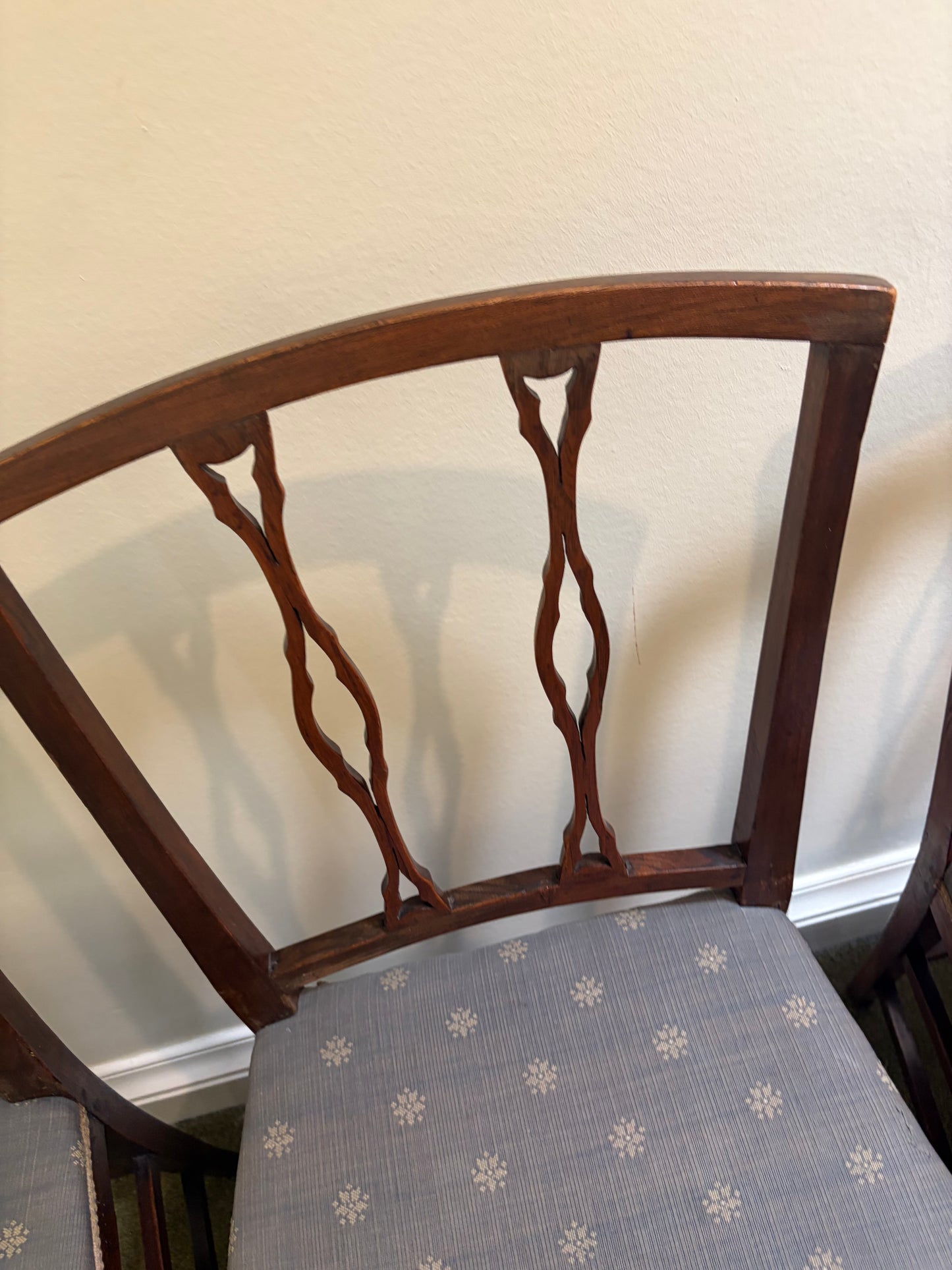 SET OF SIX CHAIRS
