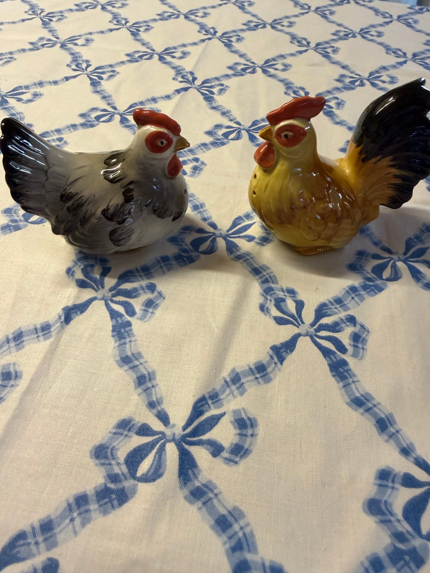 SALT & PEPPER SHAKERS