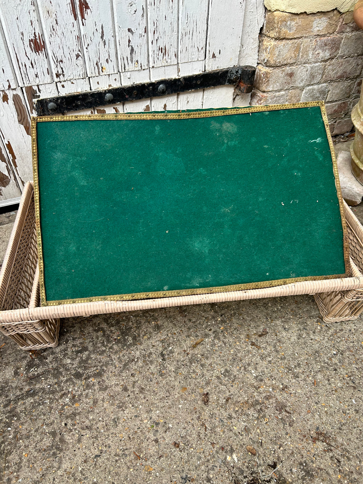 WICKER TRAY