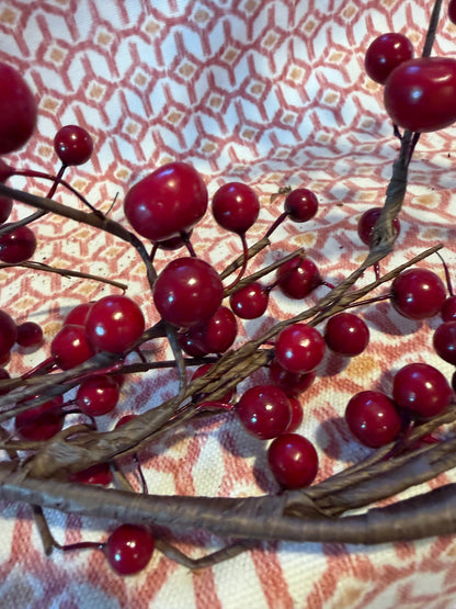 BERRY GARLAND
