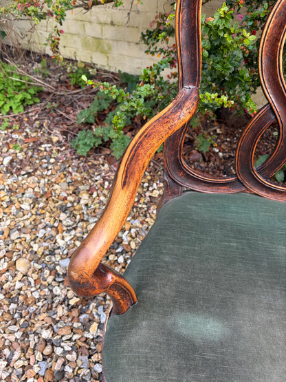 ANTIQUE CHAIR