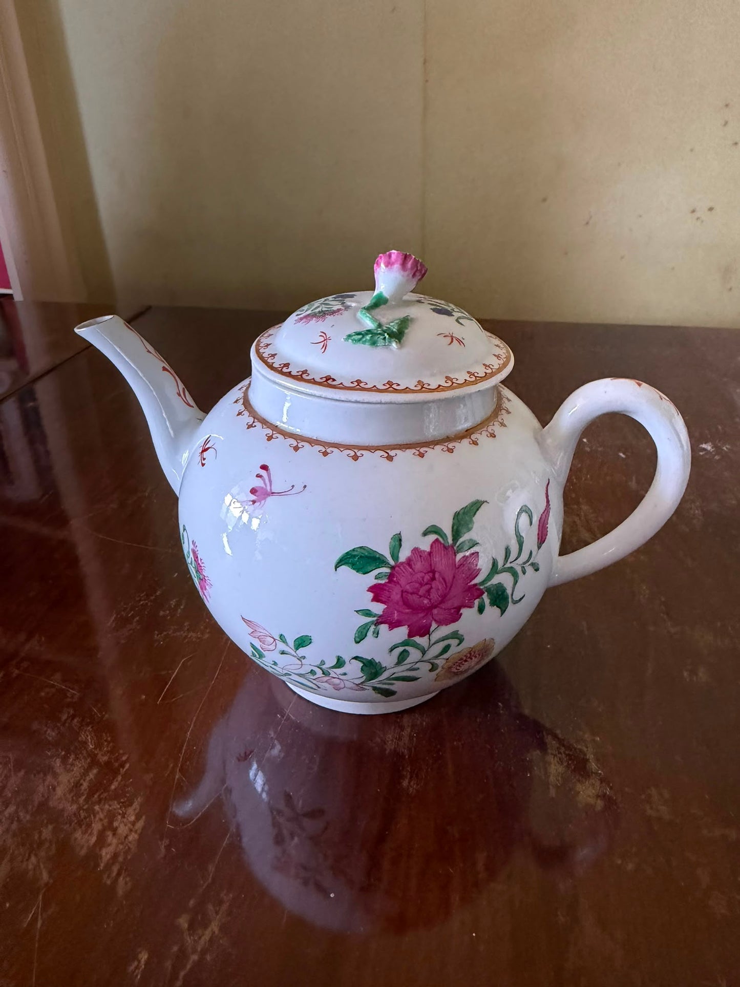10 COLLECTABLE PIECES
