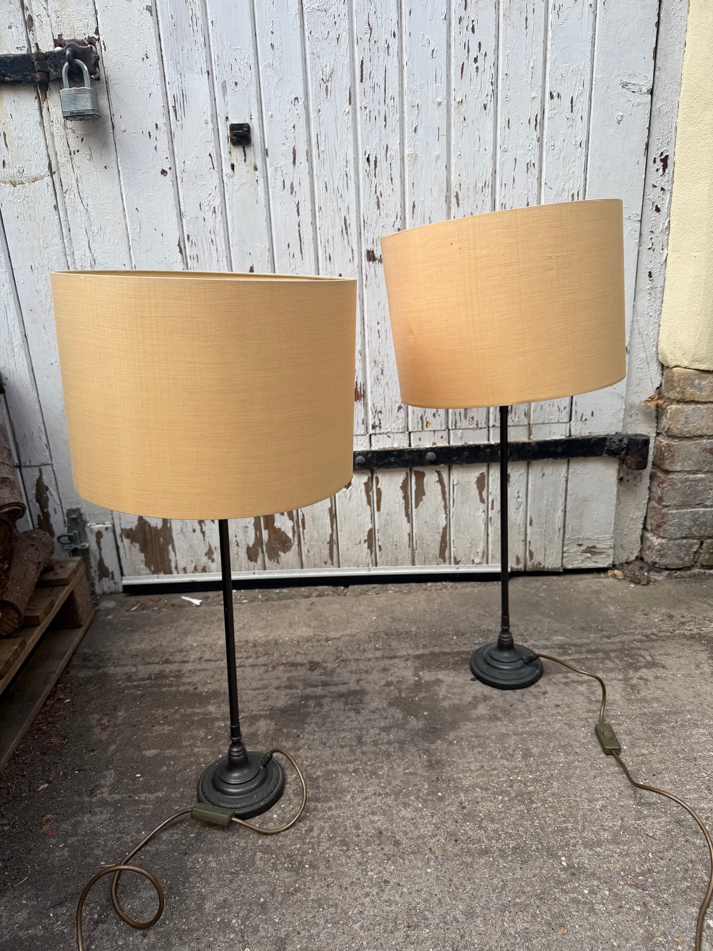 PAIR LAMPS