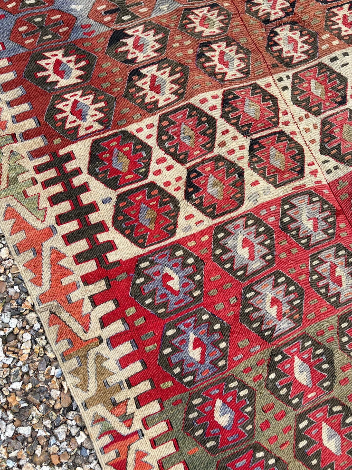 ANTIQUE KILIM