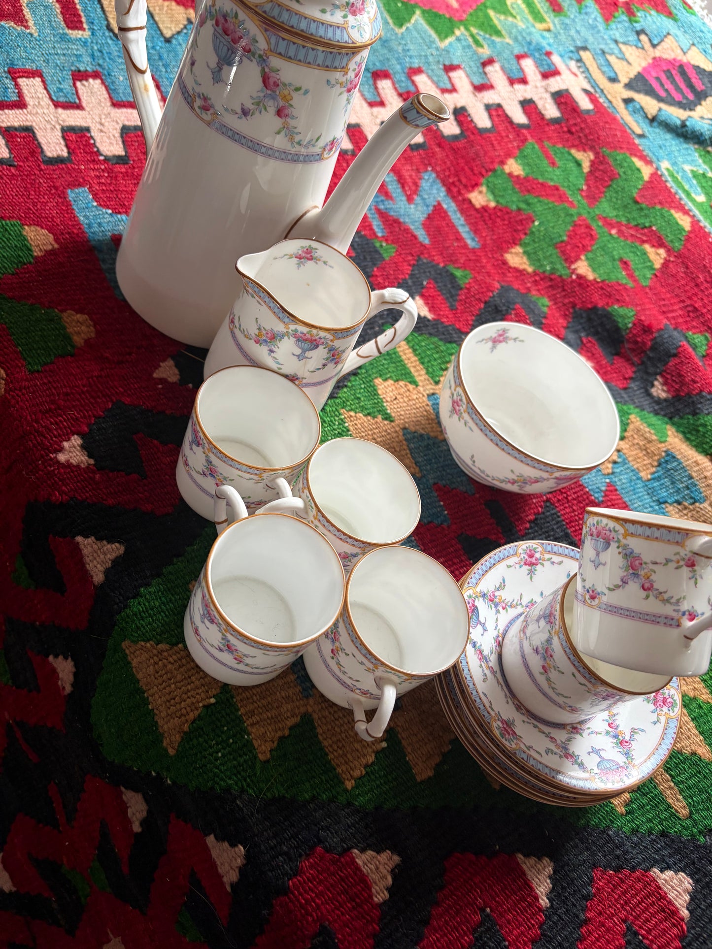 PORCELAIN SET
