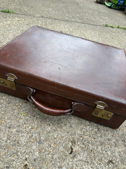 LEATHER SUITCASE