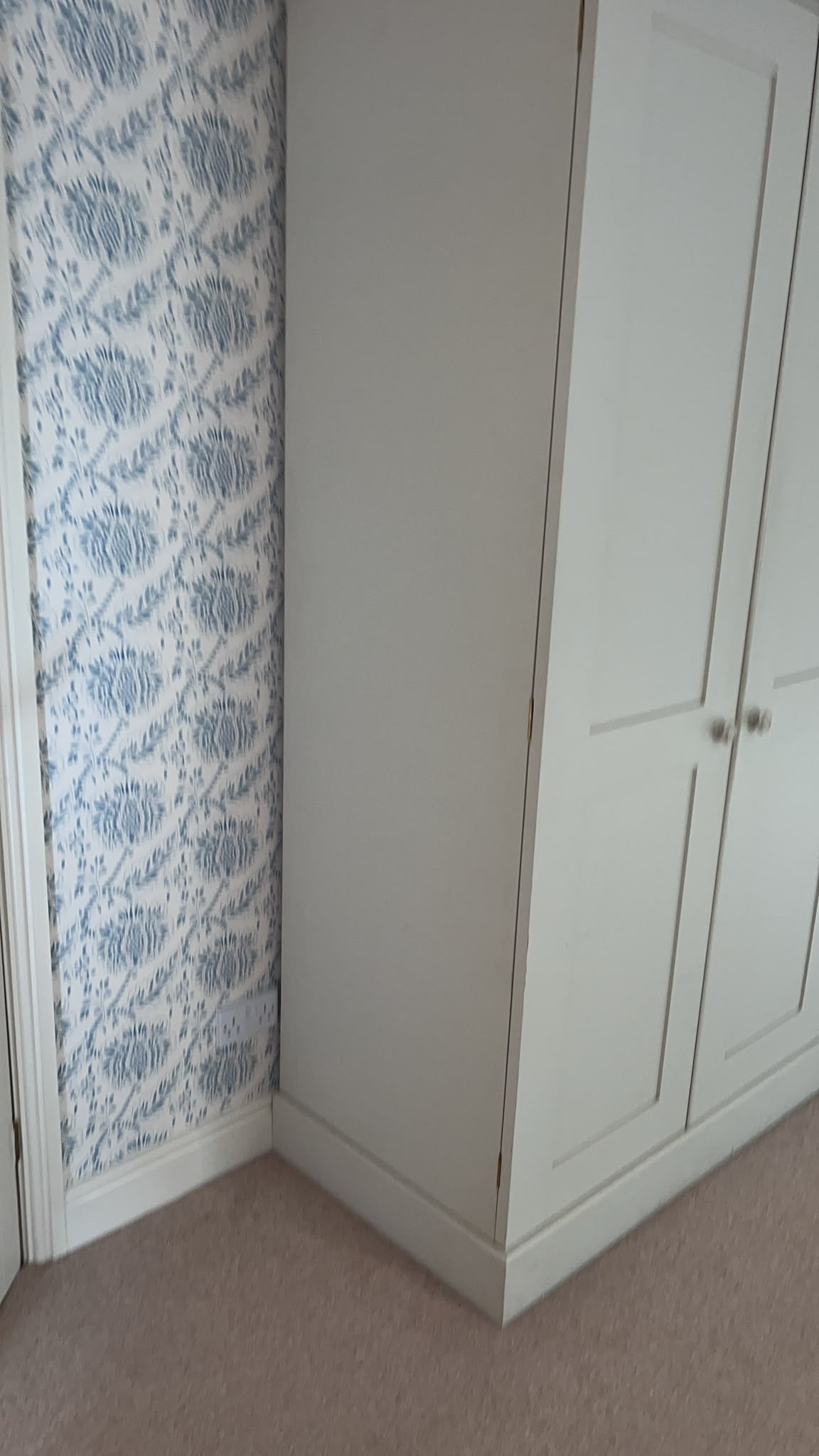 BESPOKE WARDROBE