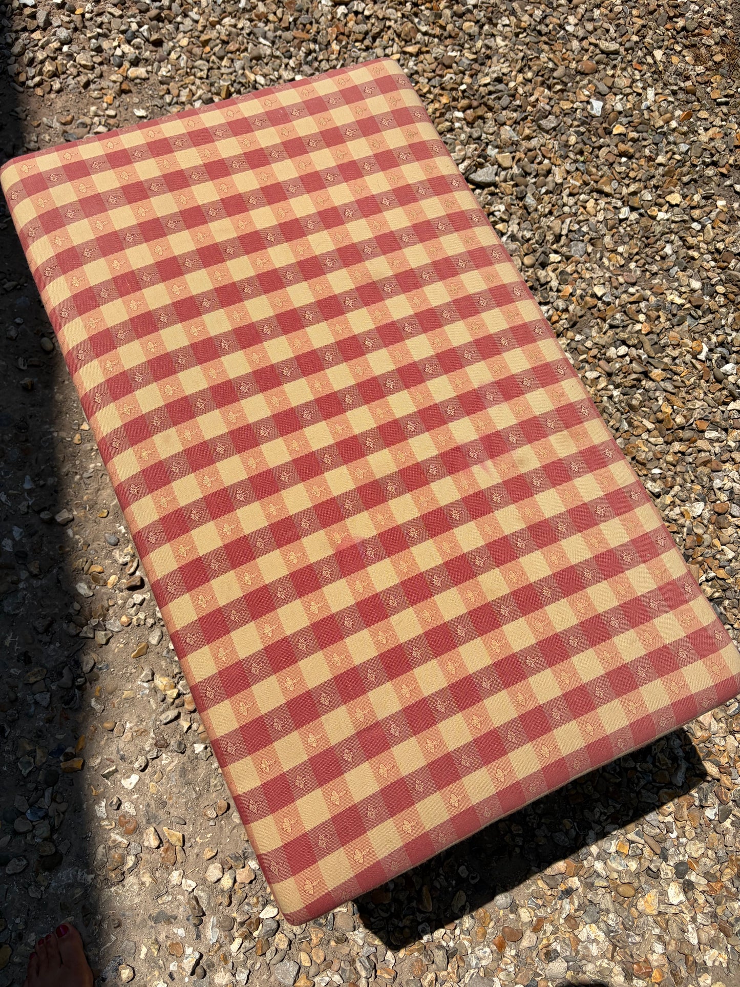 FOOTSTOOL